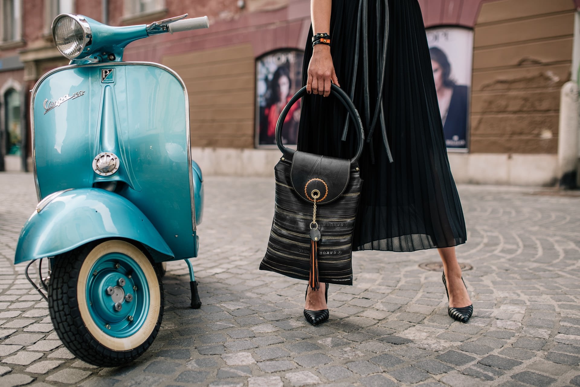 crnazracka_reciklirani izdelki_design_fashion_accessories_ (7) Črna zračka unikatni reciklirani izdelki iz odpadnih zračnic